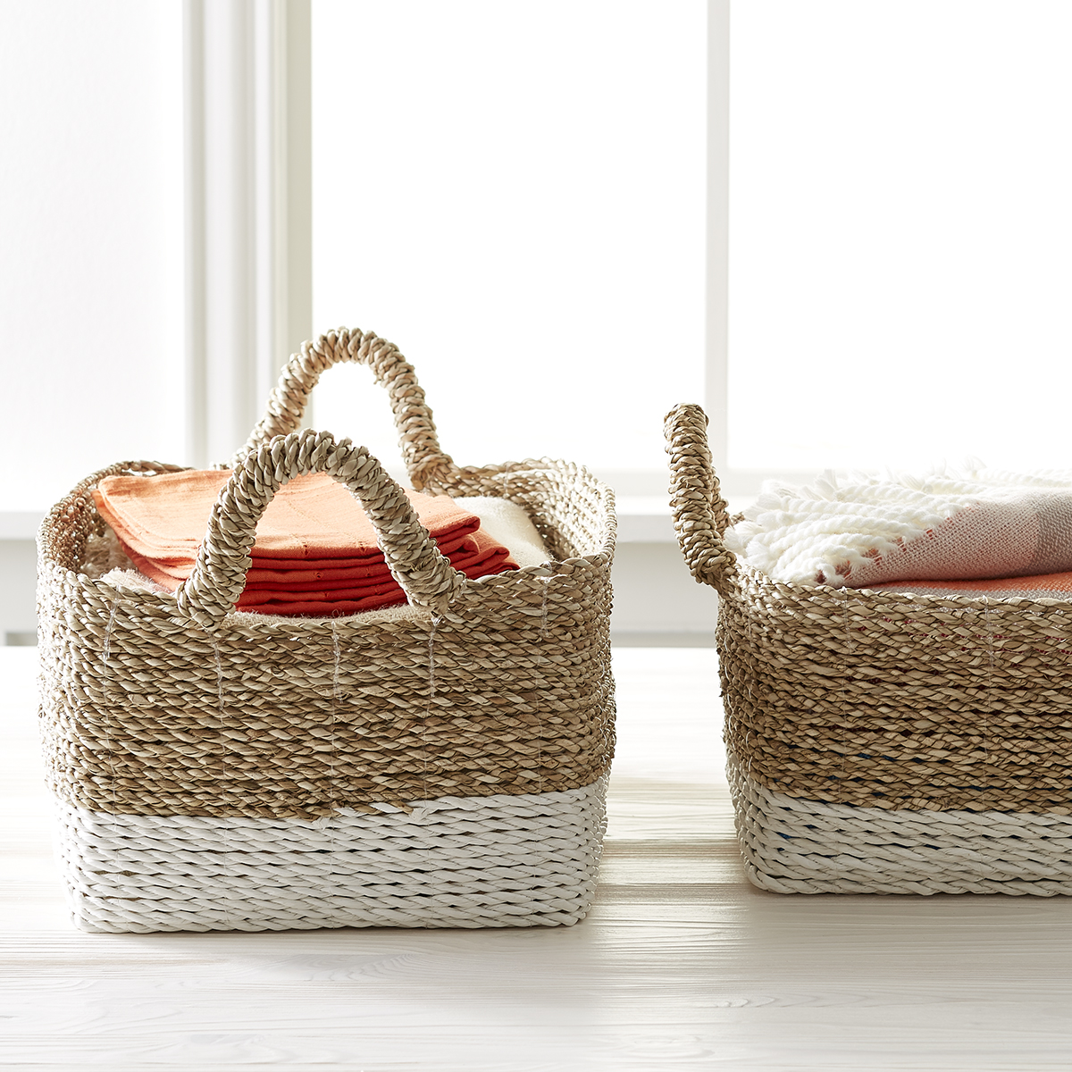 Round White Wicker Lined Basket With Handles ~ Beautiful Home Storage Basket 