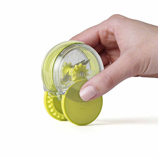 https://images.containerstore.com/catalogimages/372875/10079616-Garlic-Zoom-Chopper-VEN3.jpg