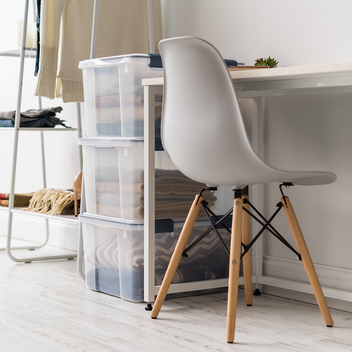 container store weathertight tote