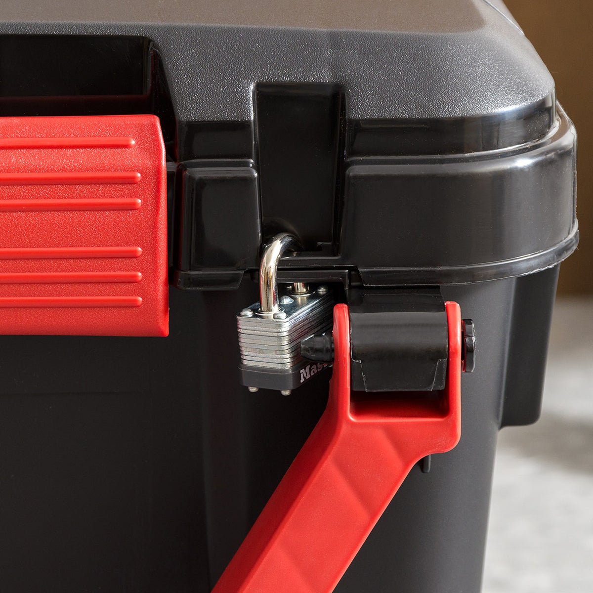 Iris Store-It-All Trunk with Wheels