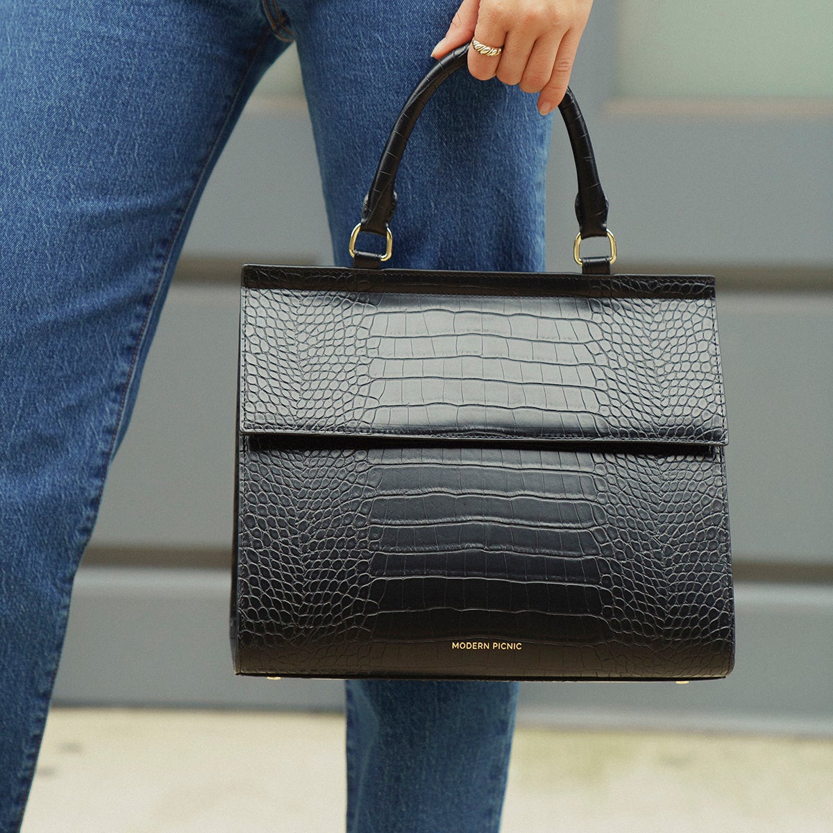 Modern Picnic Large Croc Luncher Black
