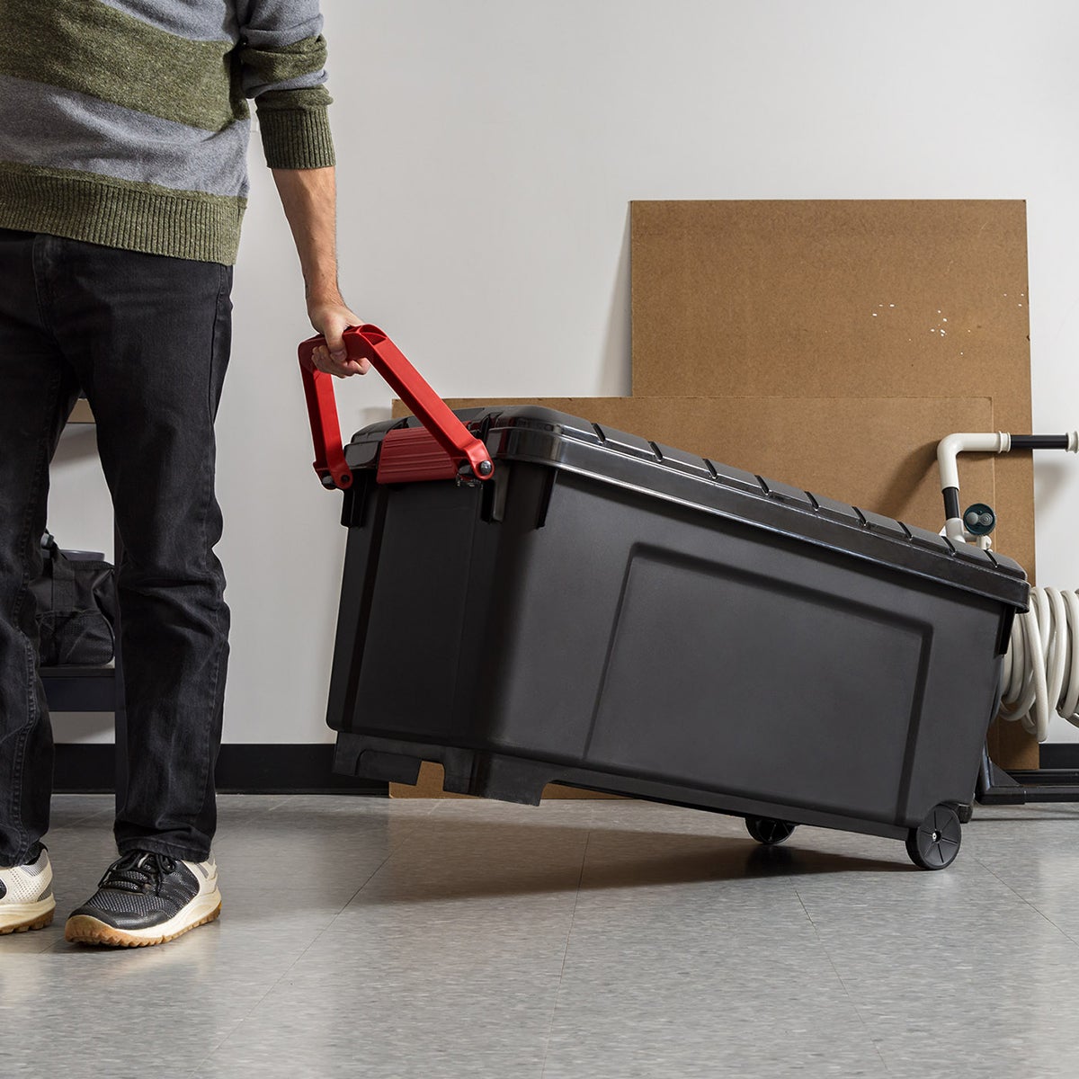 Iris Store-It-All Trunk with Wheels