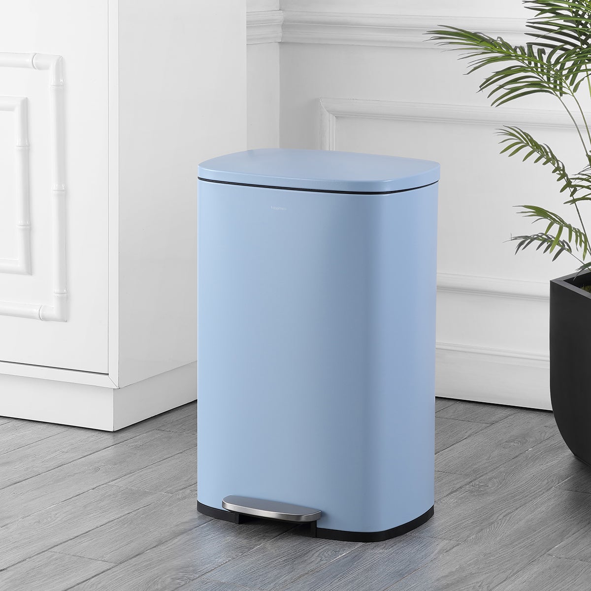 Happimess Connor 13-Gallon Trash Can Blue