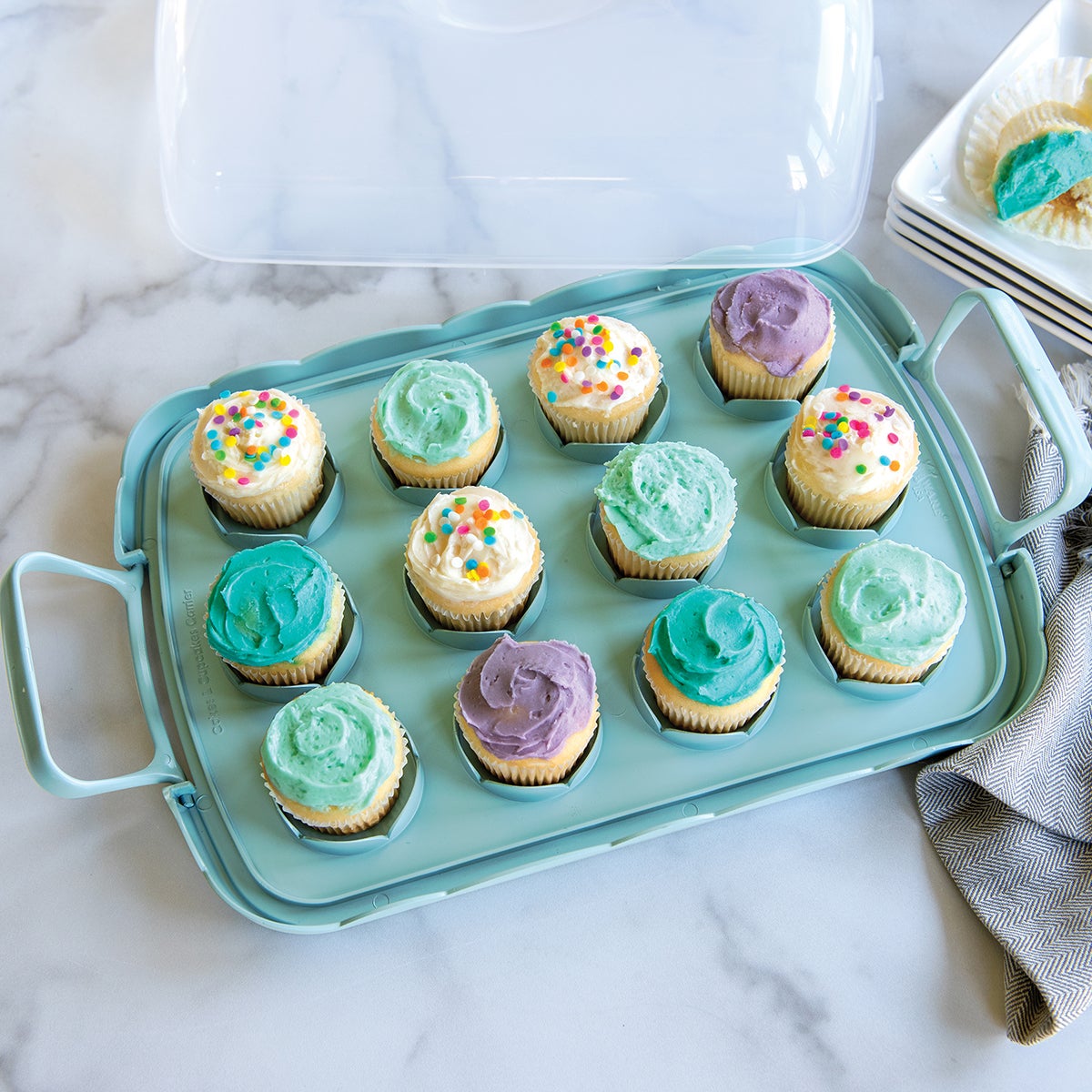 Nordic Ware Reversible Cake and Cupcake Carrier
