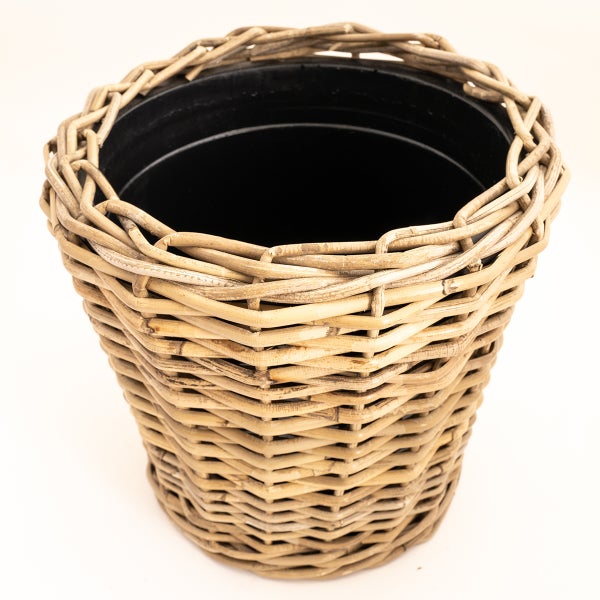 Saboga Home Round Planter with Plastic Insert