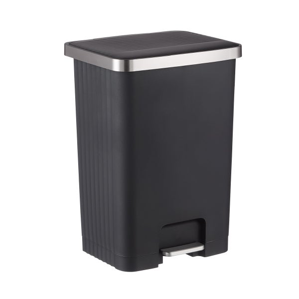 EKO 18 gal./70 ltr. Plastic Step Trash Can