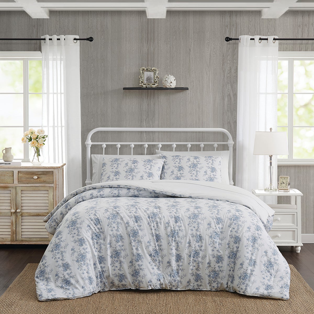 The Farmhouse by Rachel King 4-Pc. British Rose Comforter Set Blue