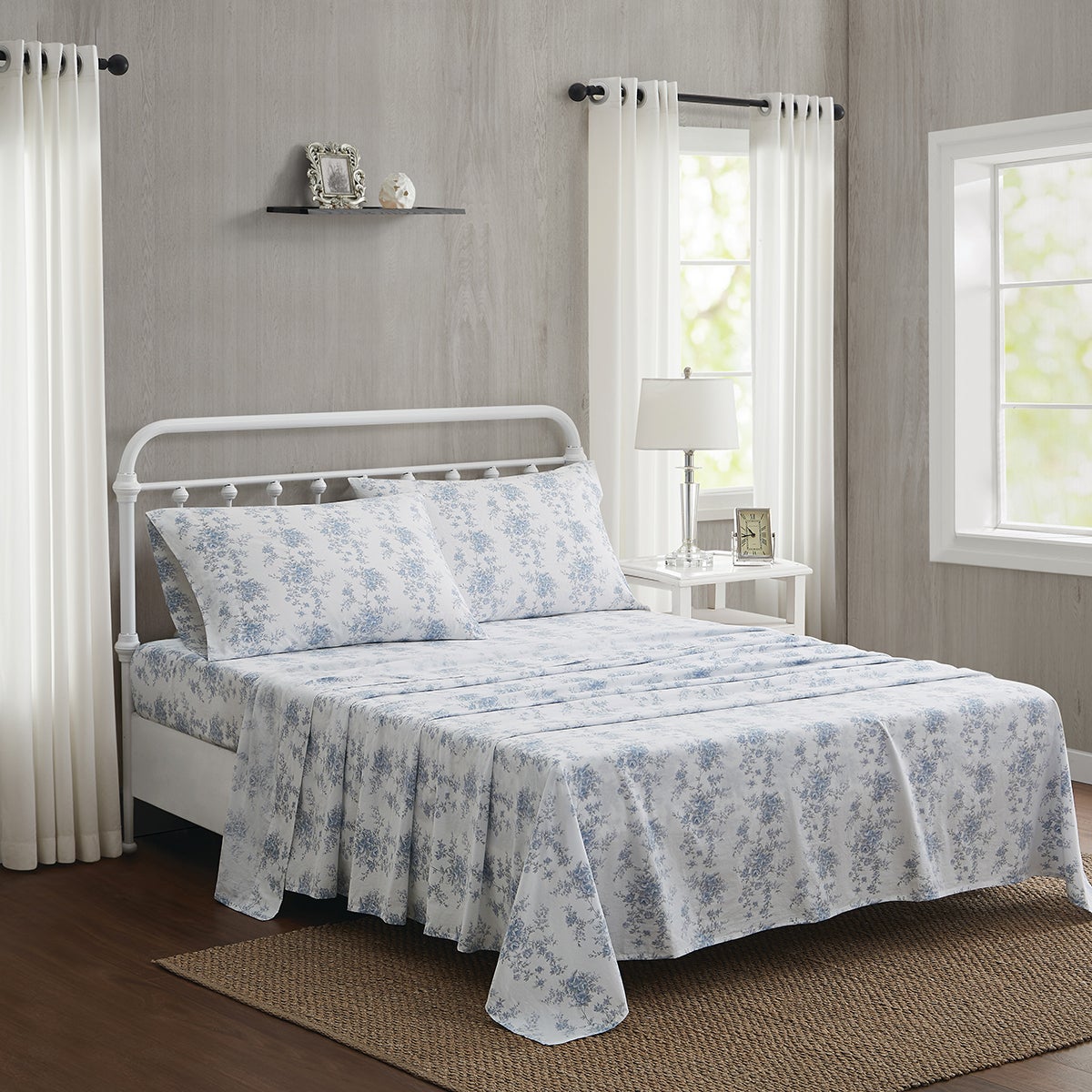 The Farmhouse by Rachel Full 4-Pc. British Rose Sheet Set Blue