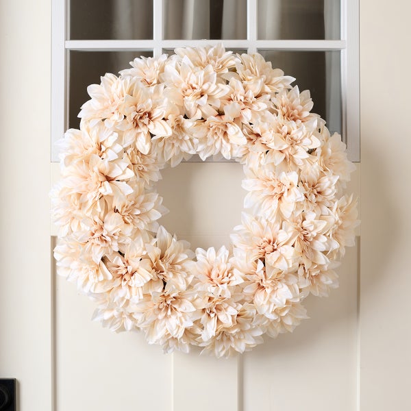 Dahlia Ivory Wreath