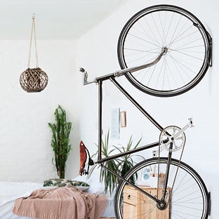 Delta Single Bike Wall Mount Rack + Tire Tray Black, One Size