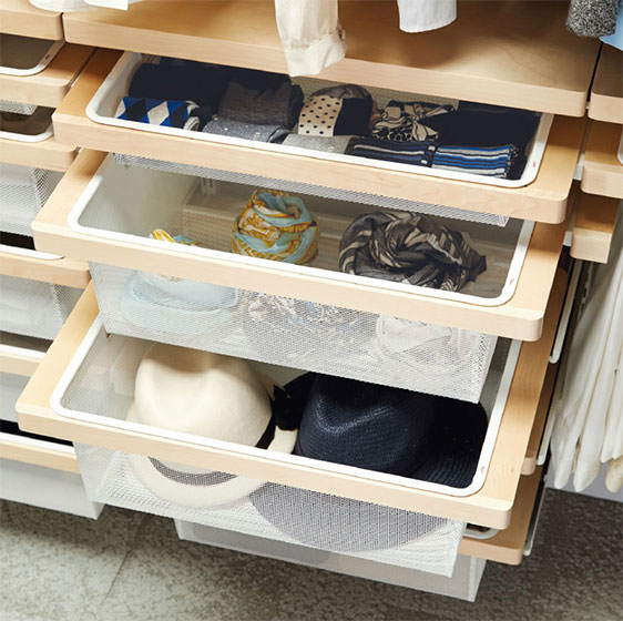 https://images.containerstore.com/medialibrary/images/elfa/inspiration/walkinclosets/562w-elfa-inspiration-walk-in-closets-17.jpg
